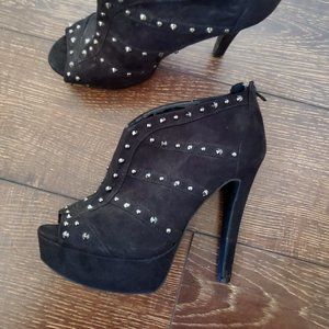 G by GUESS heels with stud accents